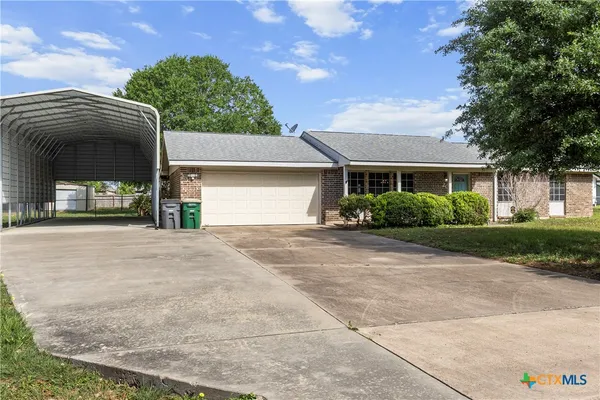 $325,000 | 204 Berwick Road, Victoria, TX 77904