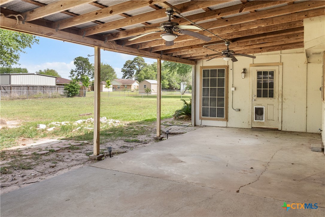 204 Berwick Road Victoria, TX 77904 - Photo 32 of 38 a view of a room with porch