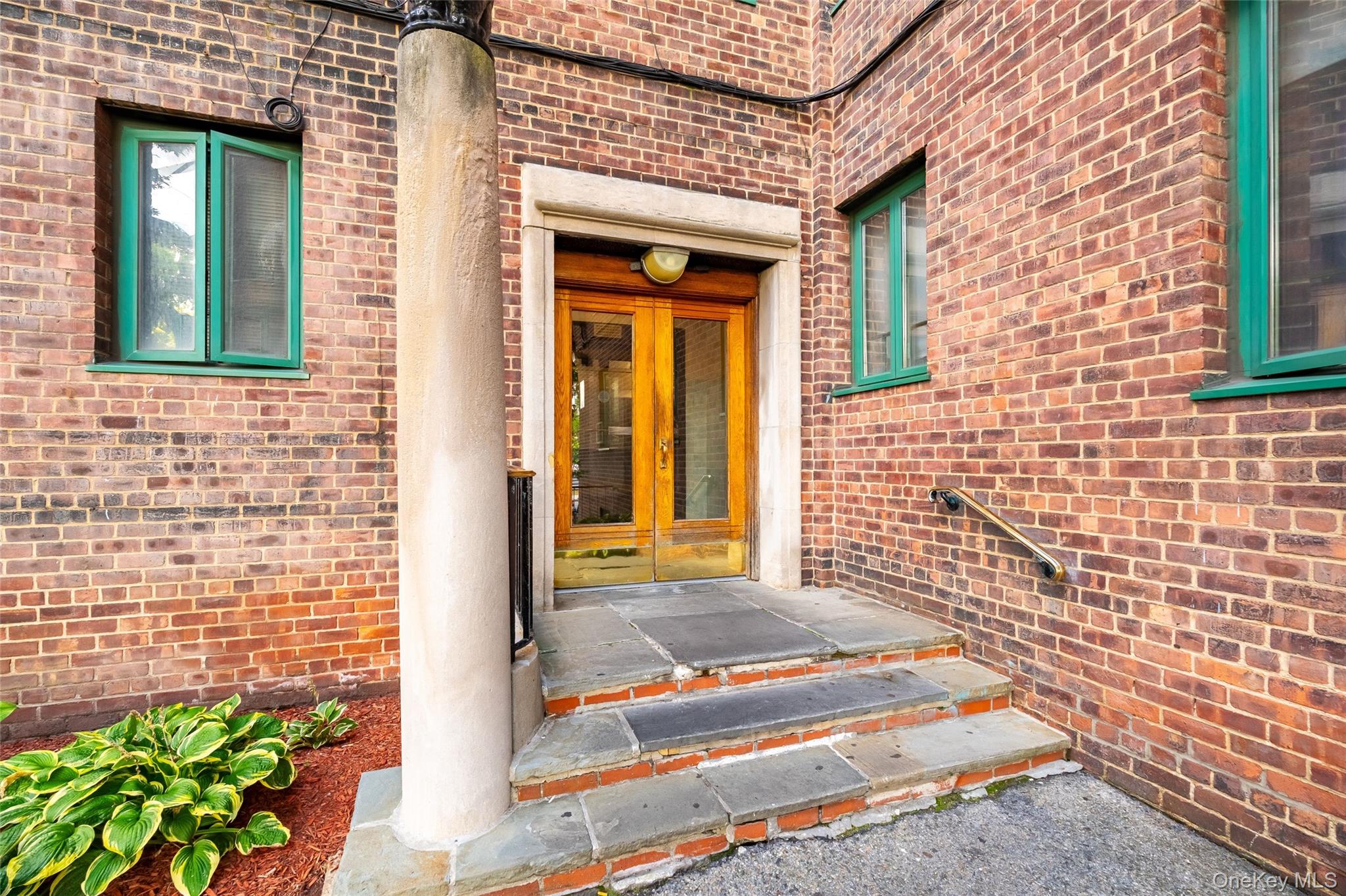 1314 Virginia Avenue, Unit 6G Bronx, NY 10462 - Photo 29 of 34 a front view of a house