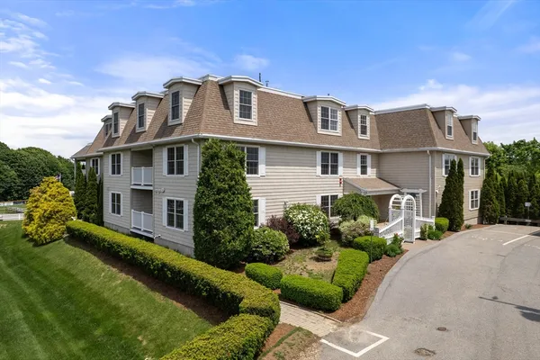 $725,000 | 3 Pirmi Lane, Unit 5, Gloucester, MA 01930