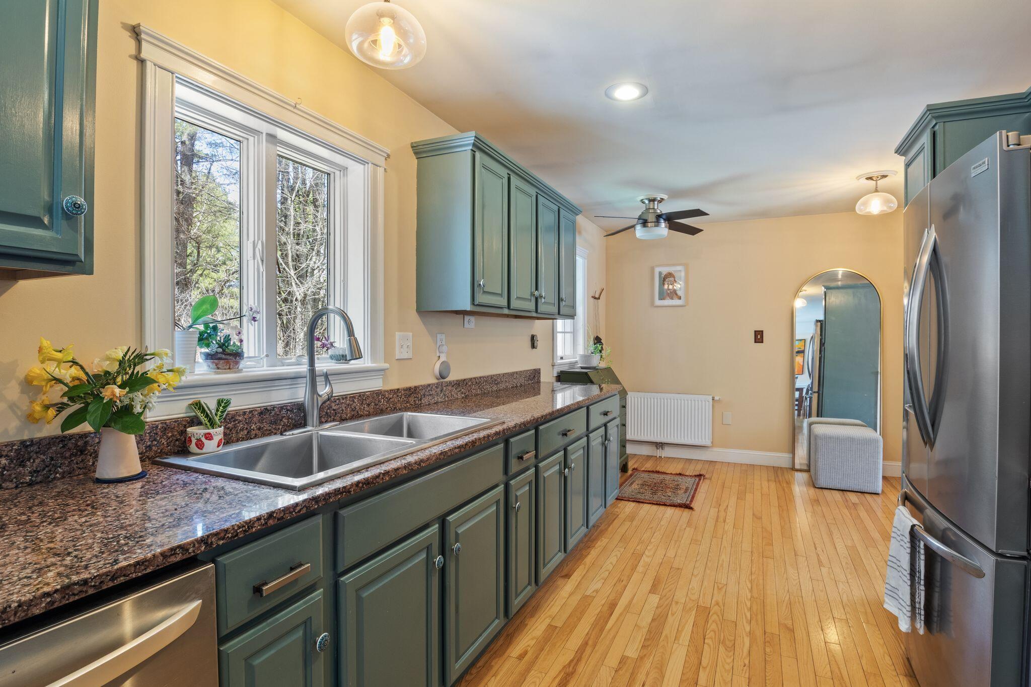 18 Glenview Road Freeport, ME 04032 - Photo 14 of 52 Generous Kitchen