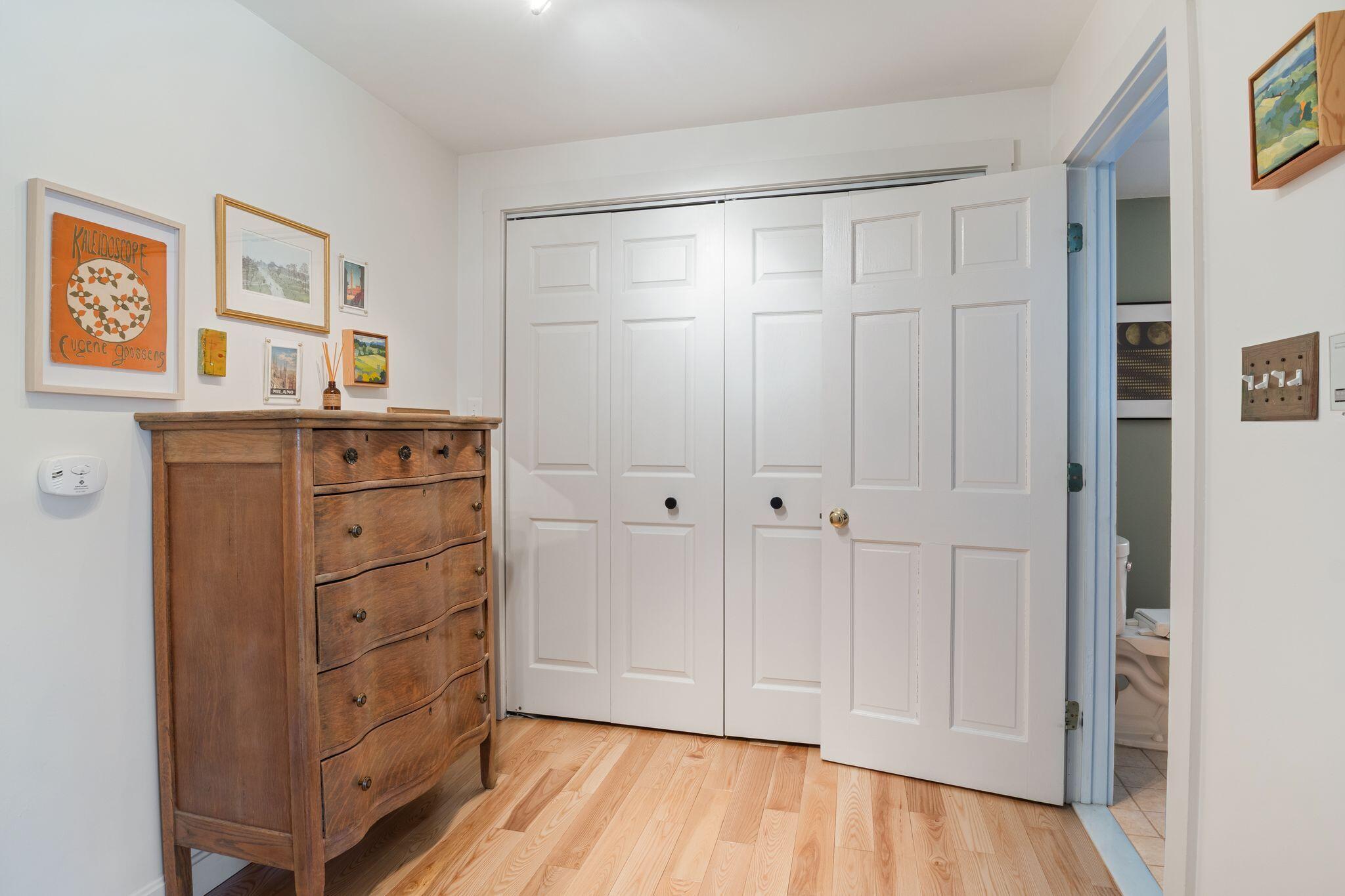 18 Glenview Road Freeport, ME 04032 - Photo 35 of 52 Entry to Primary