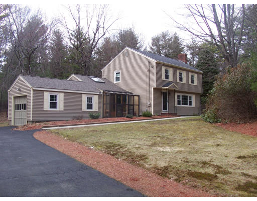 10 Rowley Road Topsfield, MA 01983 - Photo 3 of 26
