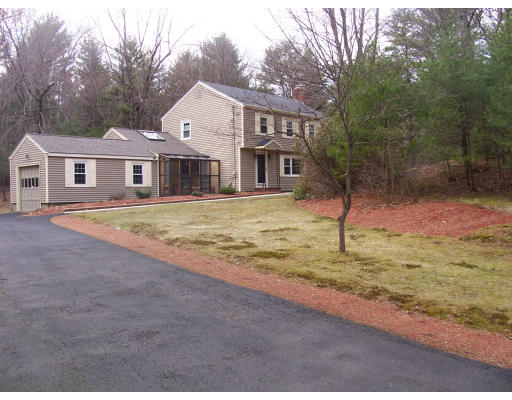 10 Rowley Road Topsfield, MA 01983 - Photo 4 of 26