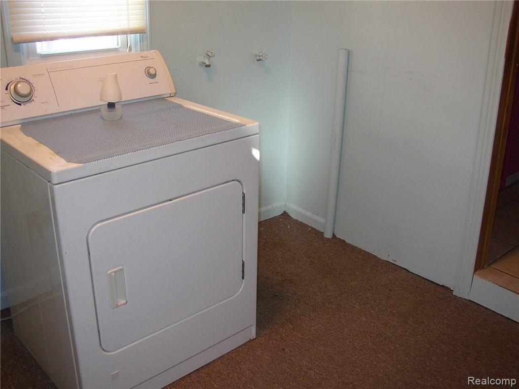6417 Lapeer Road Burton, MI 48509 - Photo 9 of 30 PC270040.JPG