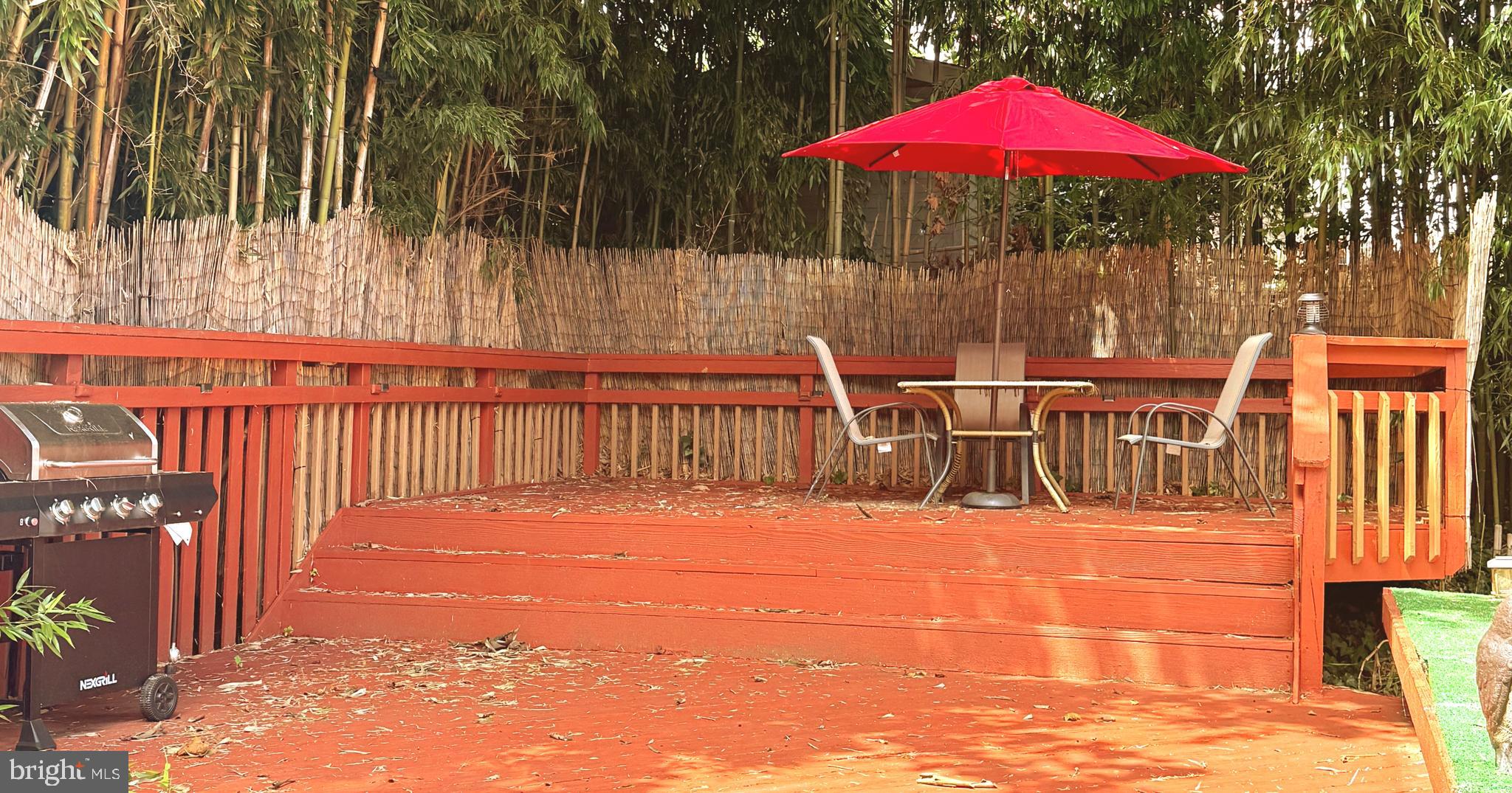 11321 College View Drive Silver Spring, MD 20902 - Photo 43 of 75 Large Backyard Deck