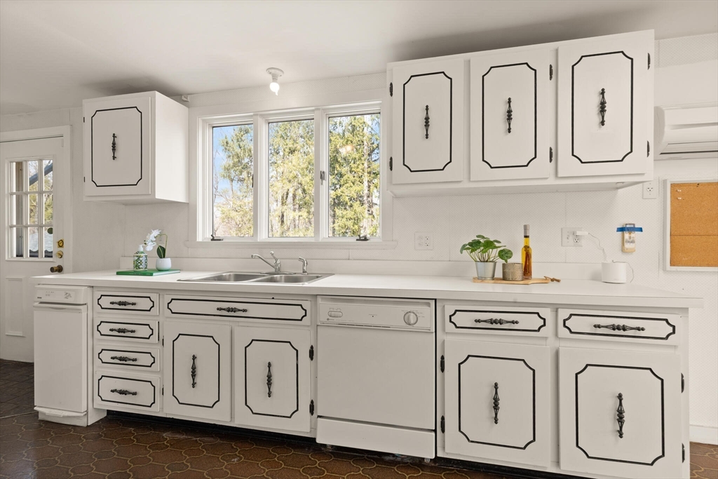 42 Glendale Road Sharon, MA 02067 - Photo 17 of 42