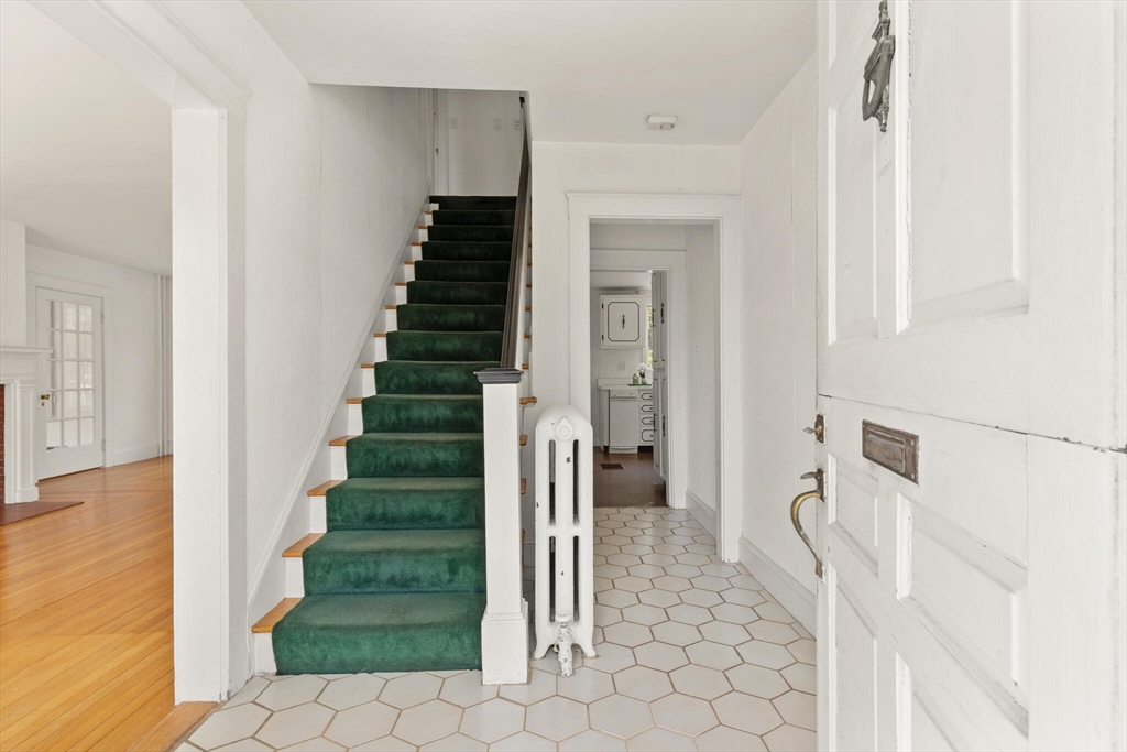 42 Glendale Road Sharon, MA 02067 - Photo 4 of 42