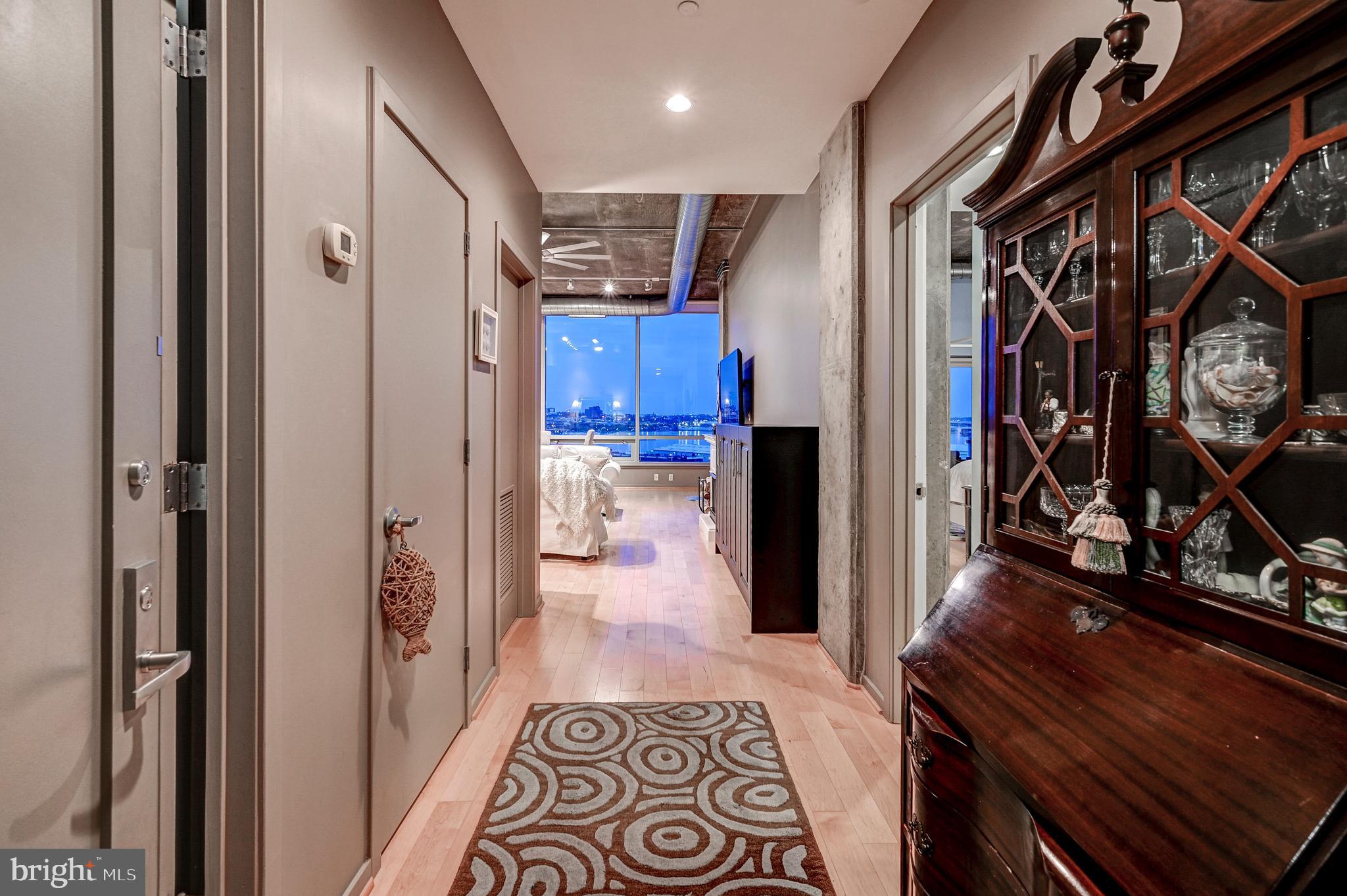 1200 Steuart Street, Unit 1015 Baltimore, MD 21230 - Photo 3 of 40 Light Hardwoods