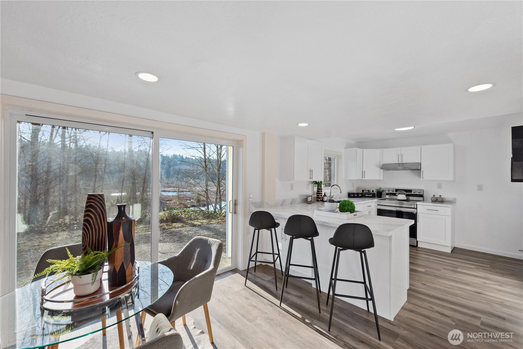 23737 Redmond-Fall City Road Northeast Redmond, WA 98053 - Photo 2 of 37 Gallery Image 2