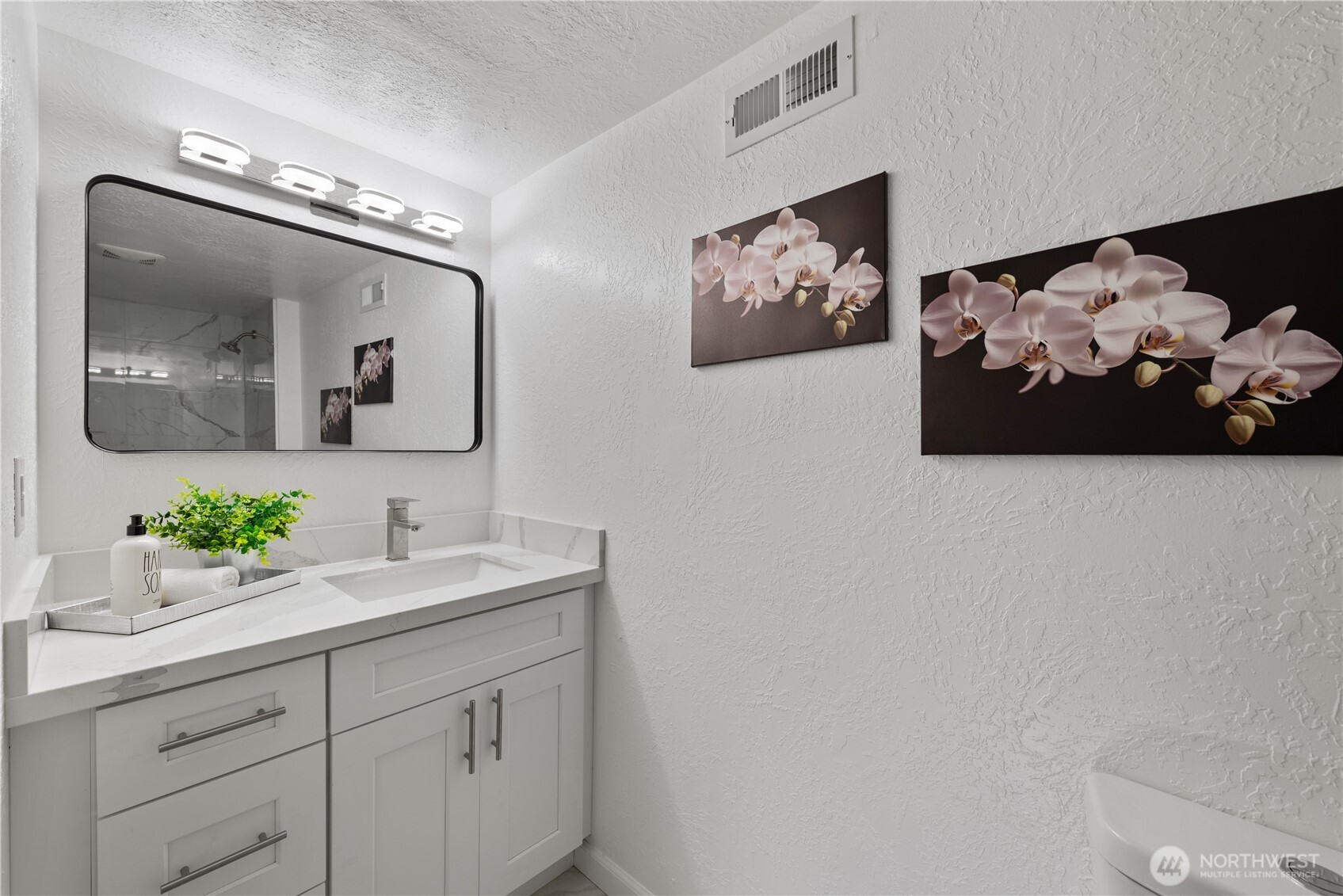 23737 Redmond-Fall City Road Northeast Redmond, WA 98053 - Photo 35 of 37 Gallery Image 35