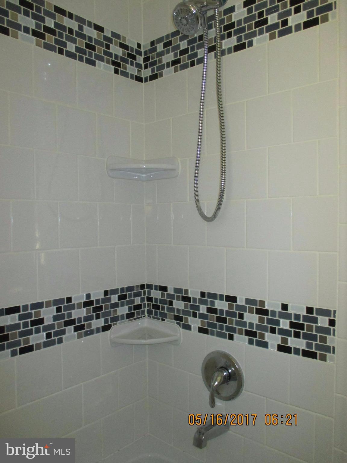 11232 Hollywood Road Hagerstown, MD 21740 - Photo 14 of 26 tile bath