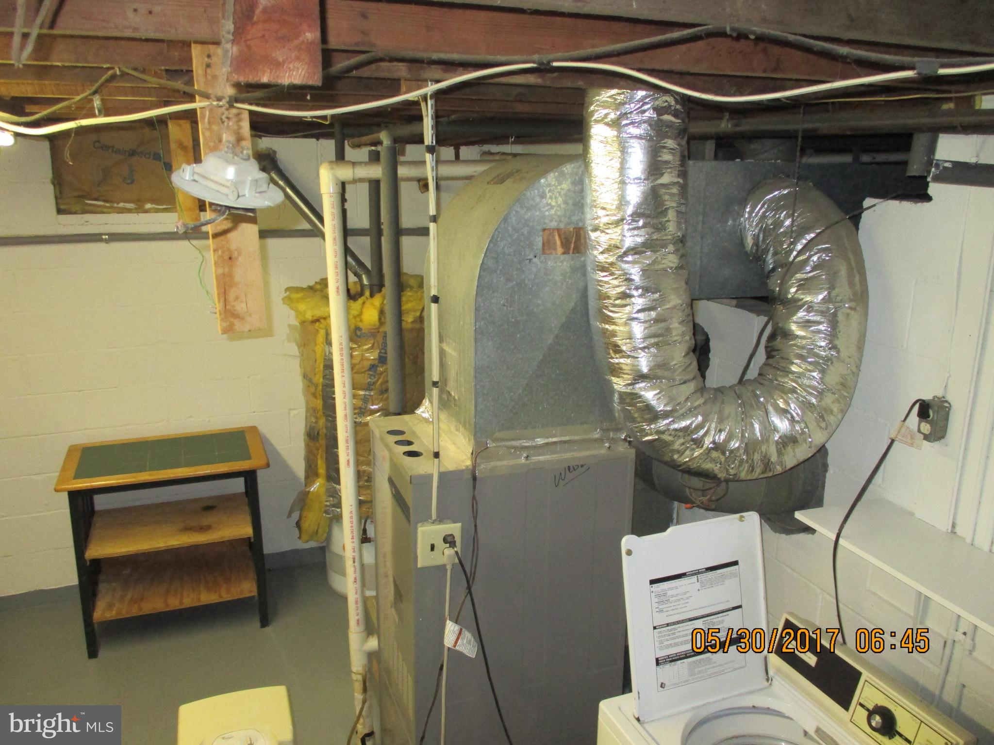 11232 Hollywood Road Hagerstown, MD 21740 - Photo 18 of 26 NEWER HEAT PUMP/CENTRAL AIR