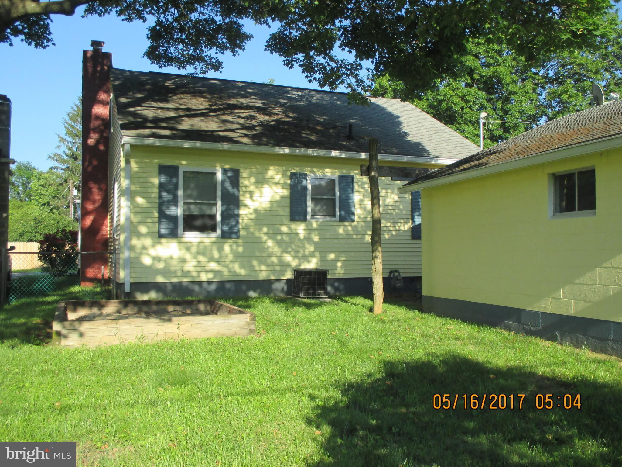 11232 Hollywood Road Hagerstown, MD 21740 - Photo 25 of 26 rear yard & side of garage
