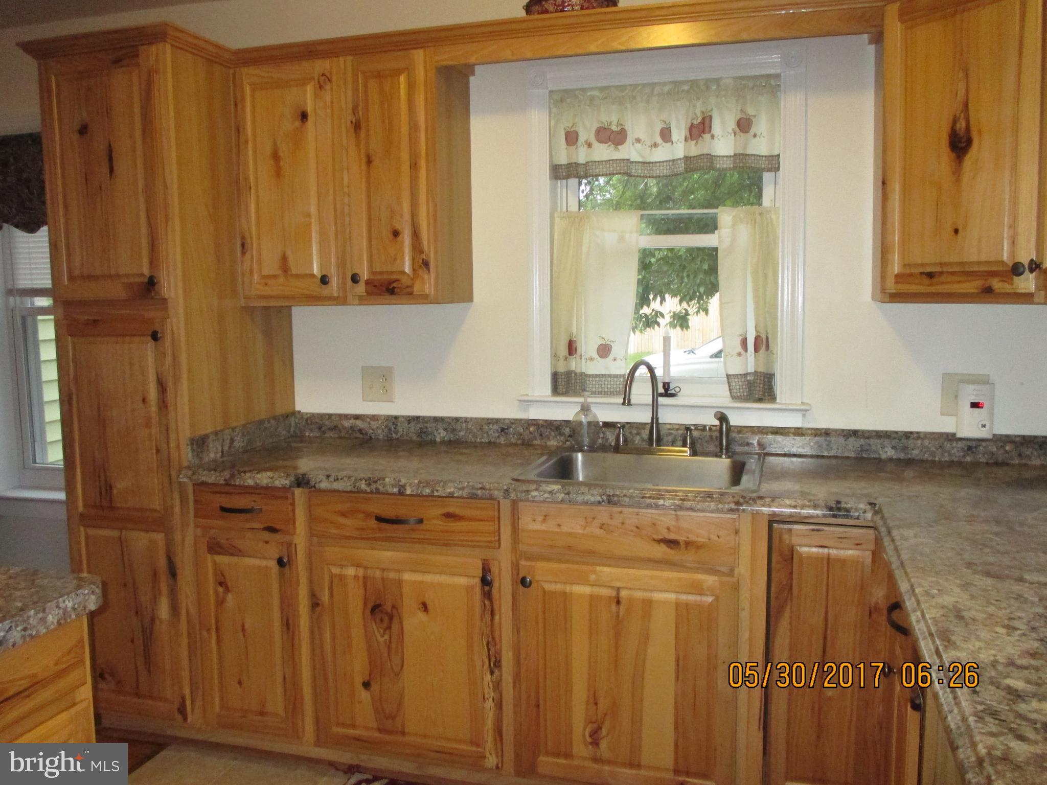 11232 Hollywood Road Hagerstown, MD 21740 - Photo 4 of 26 NEW CUPBOARDS