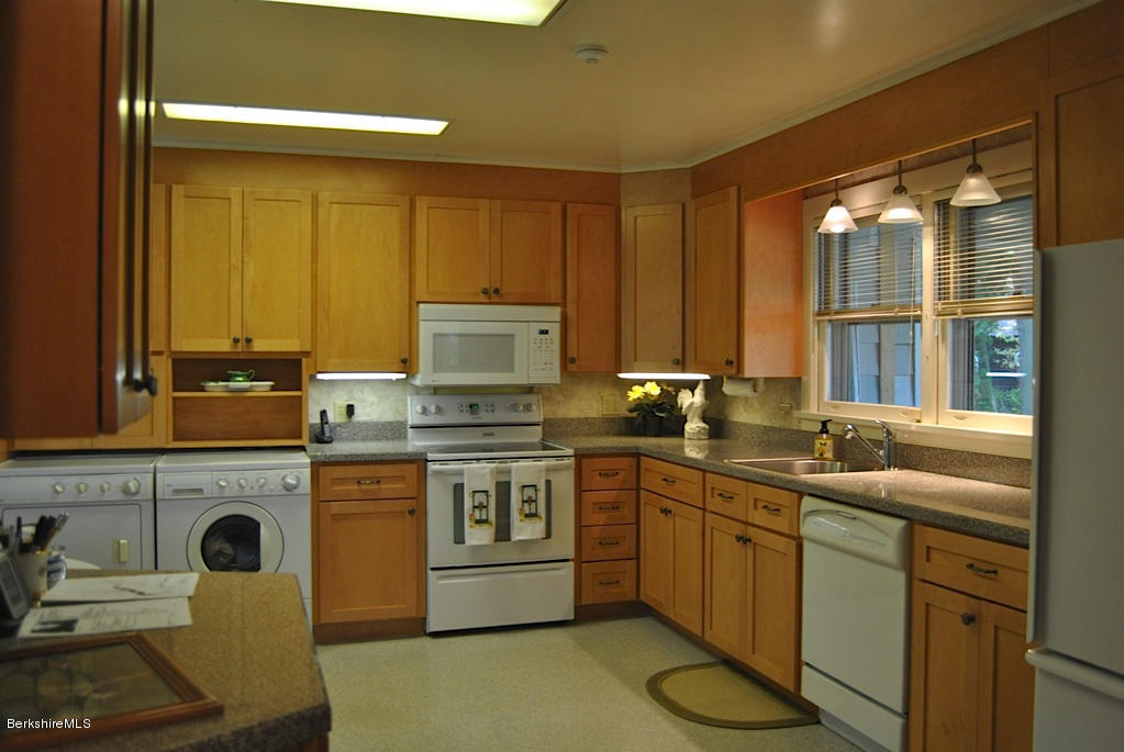 414 Bow Wow Road Sheffield, MA 01257 - Photo 4 of 28 Kitchen