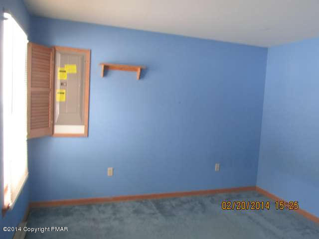 250 Upper Ridge Drive Effort, PA 18330 - Photo 6 of 10 IMG_1274