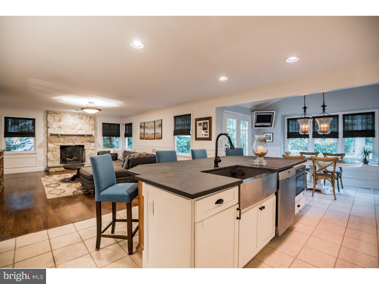 131 Rabbit Run Road Sewell, NJ 08080 - Photo 3 of 25 Gallery Image 3