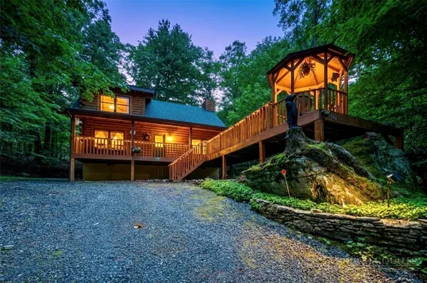 $425,000 | 142 Village Cluster Road, Beech Mountain, NC 28604