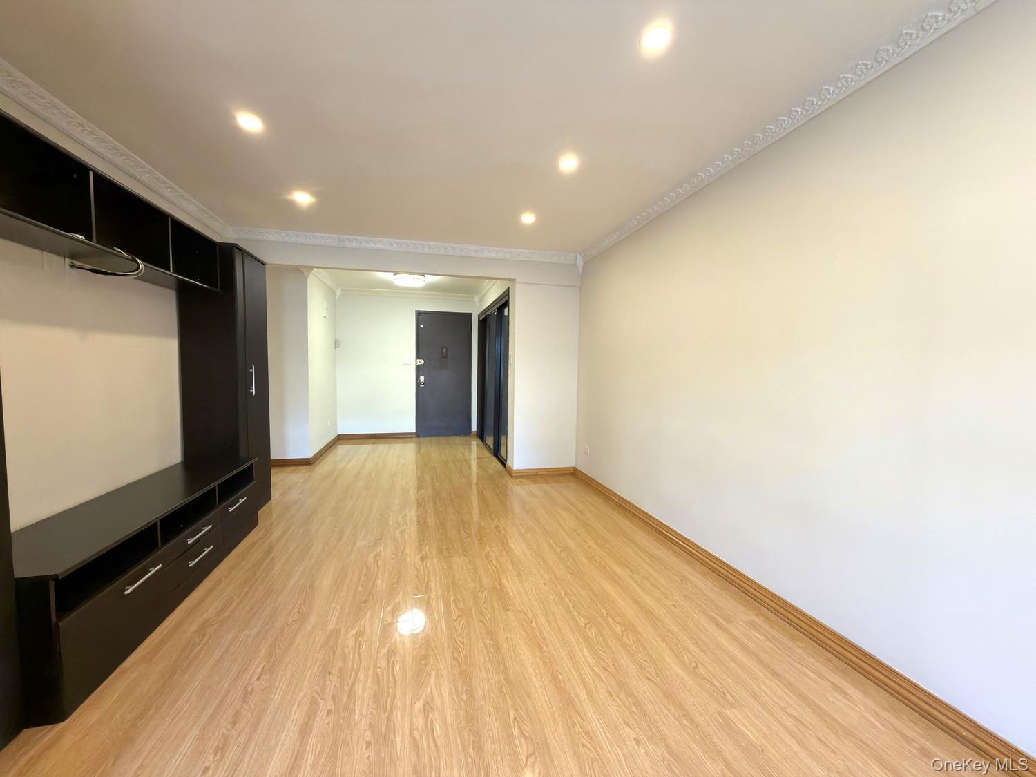 83-36 Beverly Road, Unit 5G Queens, NY 11415 - Photo 6 of 19 Gallery Image 6