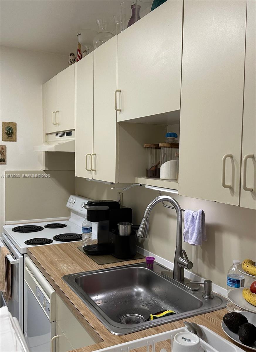 11307 Southwest 200th Street, Unit B202 Miami, FL 33157 - Photo 4 of 20