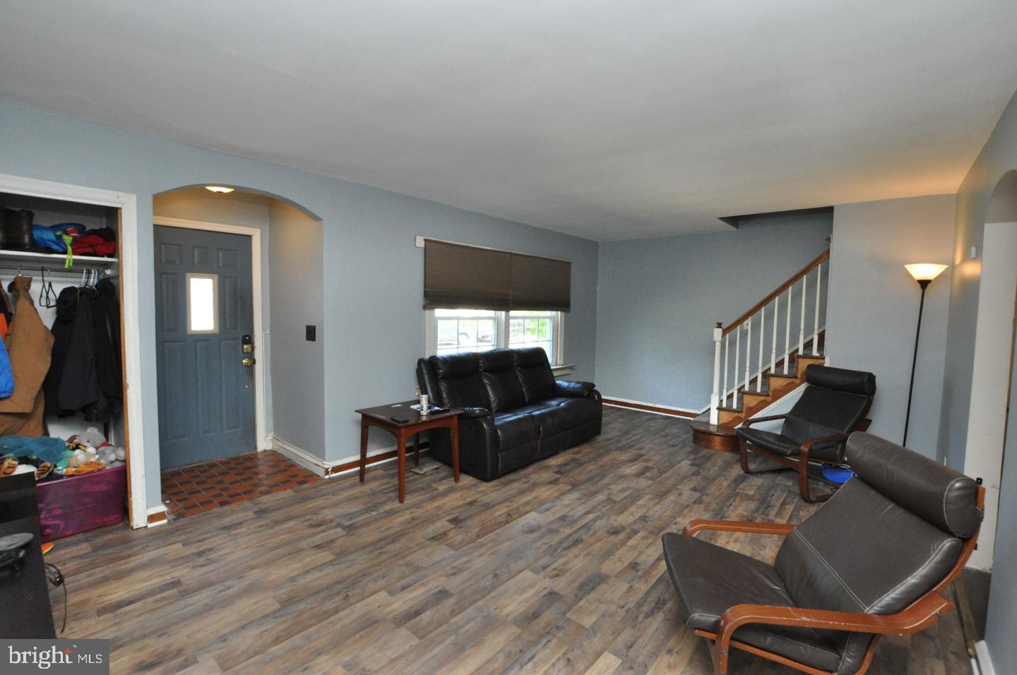 711 Filbert Street Palmyra, NJ 08065 - Photo 4 of 22 LARGE FAMILY ROOM