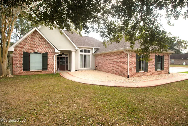 $310,000 | 72683 North Diamondhead Drive, Diamondhead, MS 39525
