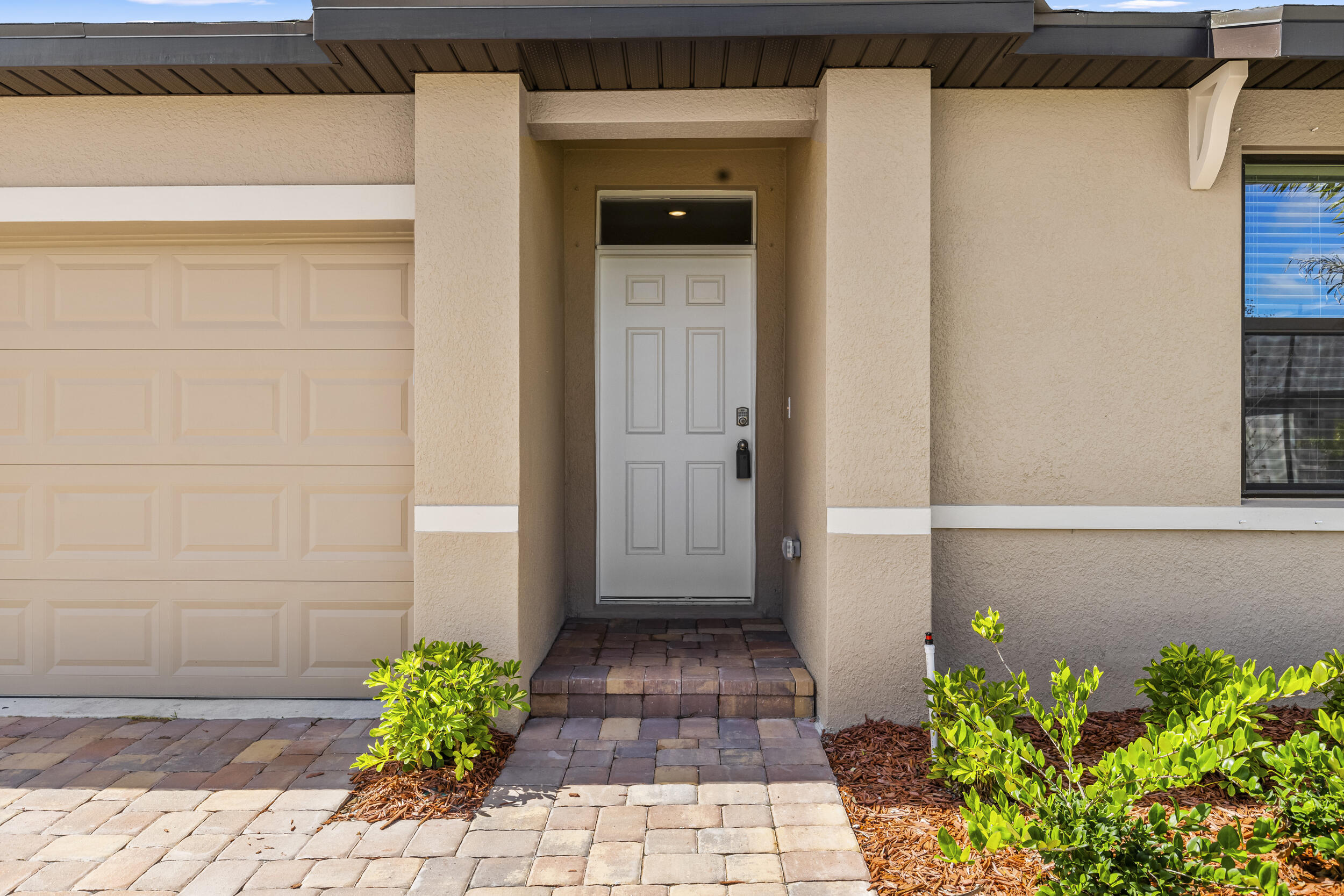 553 Seaspray Drive Fort Pierce, FL 34945 - Photo 6 of 73 6_1z3a4657