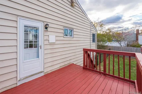 $769,000 | 29 Ripley Drive, Northport, NY 11768