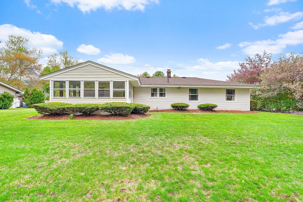 29 Temi Road Hudson, MA 01749 - Photo 2 of 36
