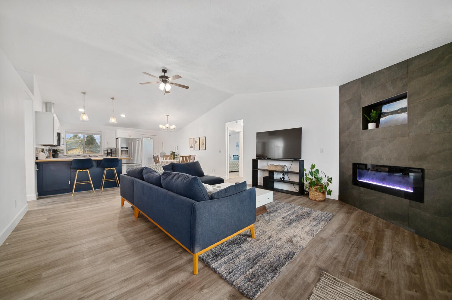 20558 Prospector Loop Bend, OR 97702 - Photo 35 of 35 Efficient single level floor plan with vaulted ceilings.