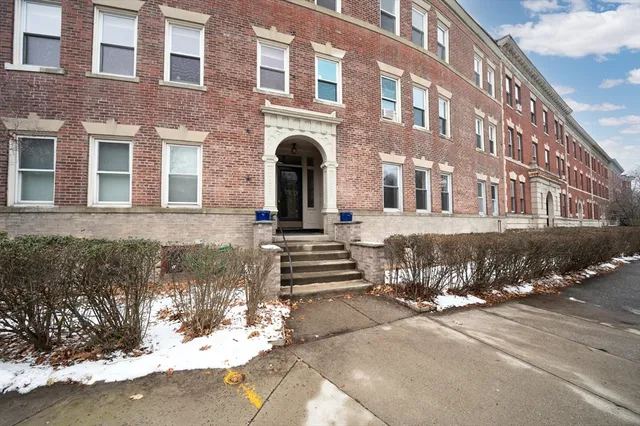 $695,000 | 6 Parkway Road, Unit 6, Brookline, MA 02445