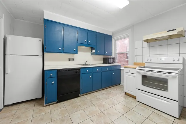 $695,000 | 6 Parkway Road, Unit 6, Brookline, MA 02445