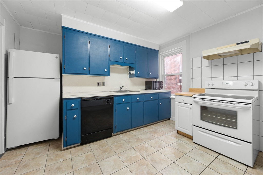 6 Parkway Road, Unit 6 Brookline, MA 02445 - Photo 16 of 31