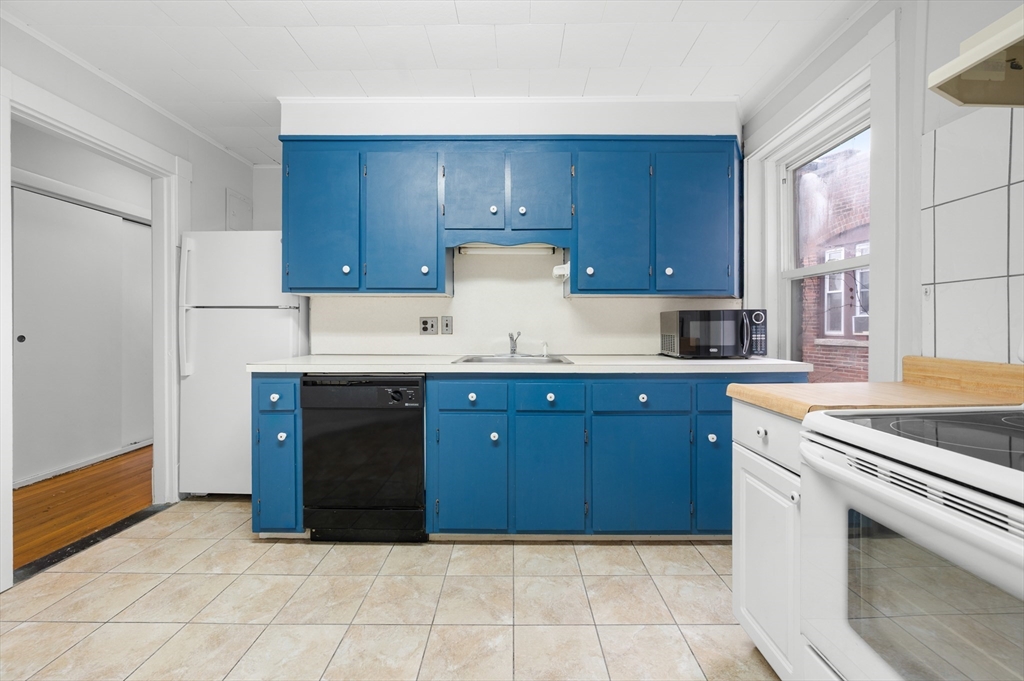 6 Parkway Road, Unit 6 Brookline, MA 02445 - Photo 17 of 31