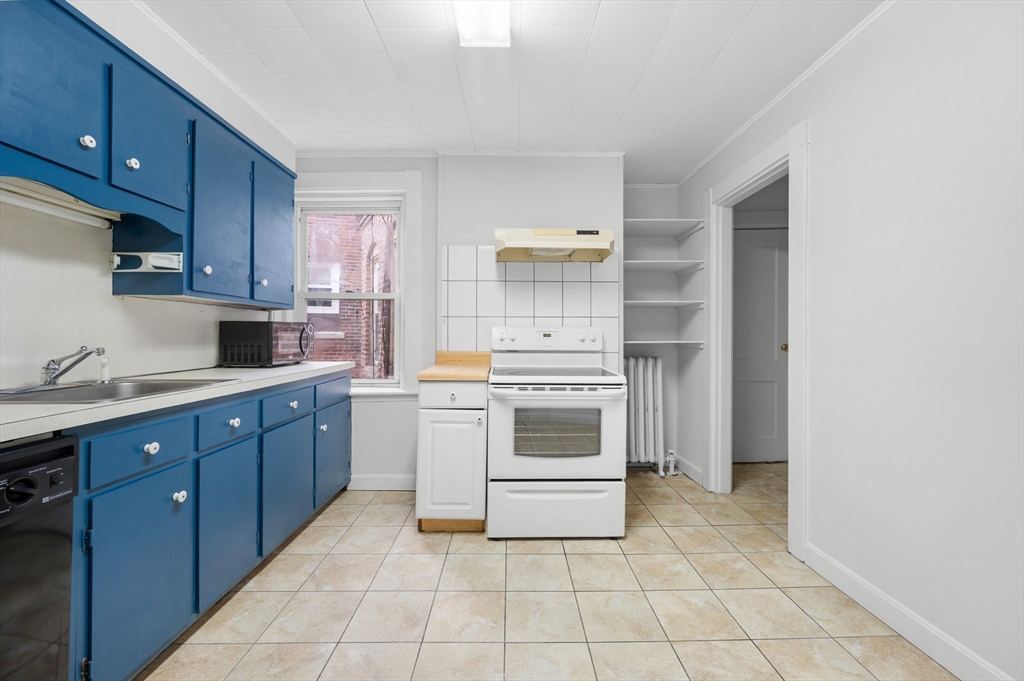 6 Parkway Road, Unit 6 Brookline, MA 02445 - Photo 18 of 31