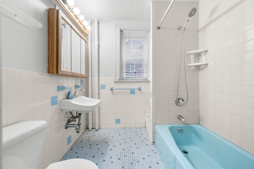 6 Parkway Road, Unit 6 Brookline, MA 02445 - Photo 21 of 31