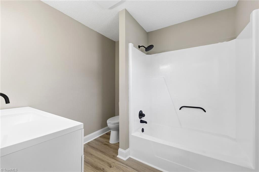 3402 Edgefield Road Greensboro, NC 27409 - Photo 12 of 46 Gallery Image 12
