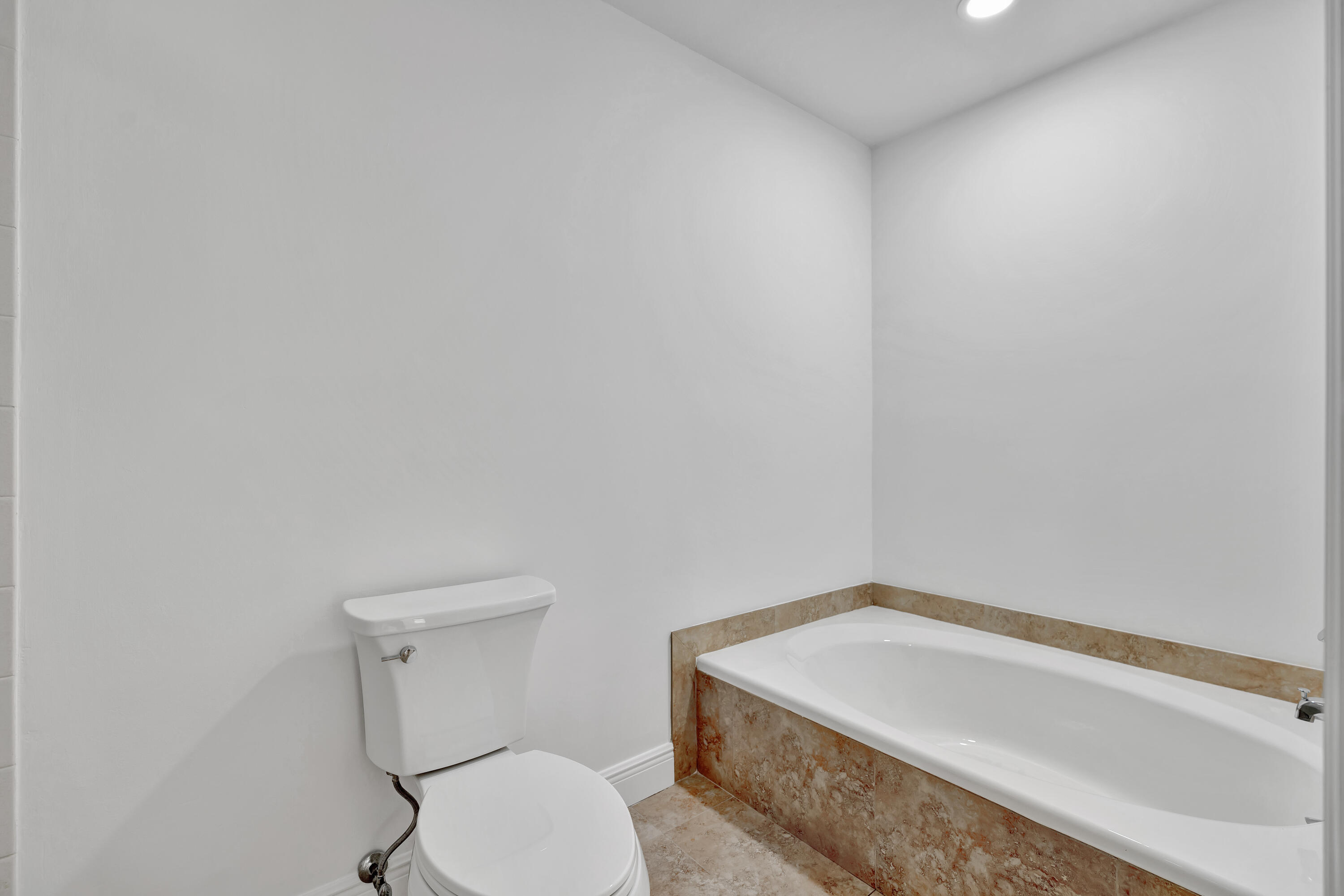 64 Balfour Road East Palm Beach Gardens, FL 33418 - Photo 22 of 31 Soaking Roman Tub