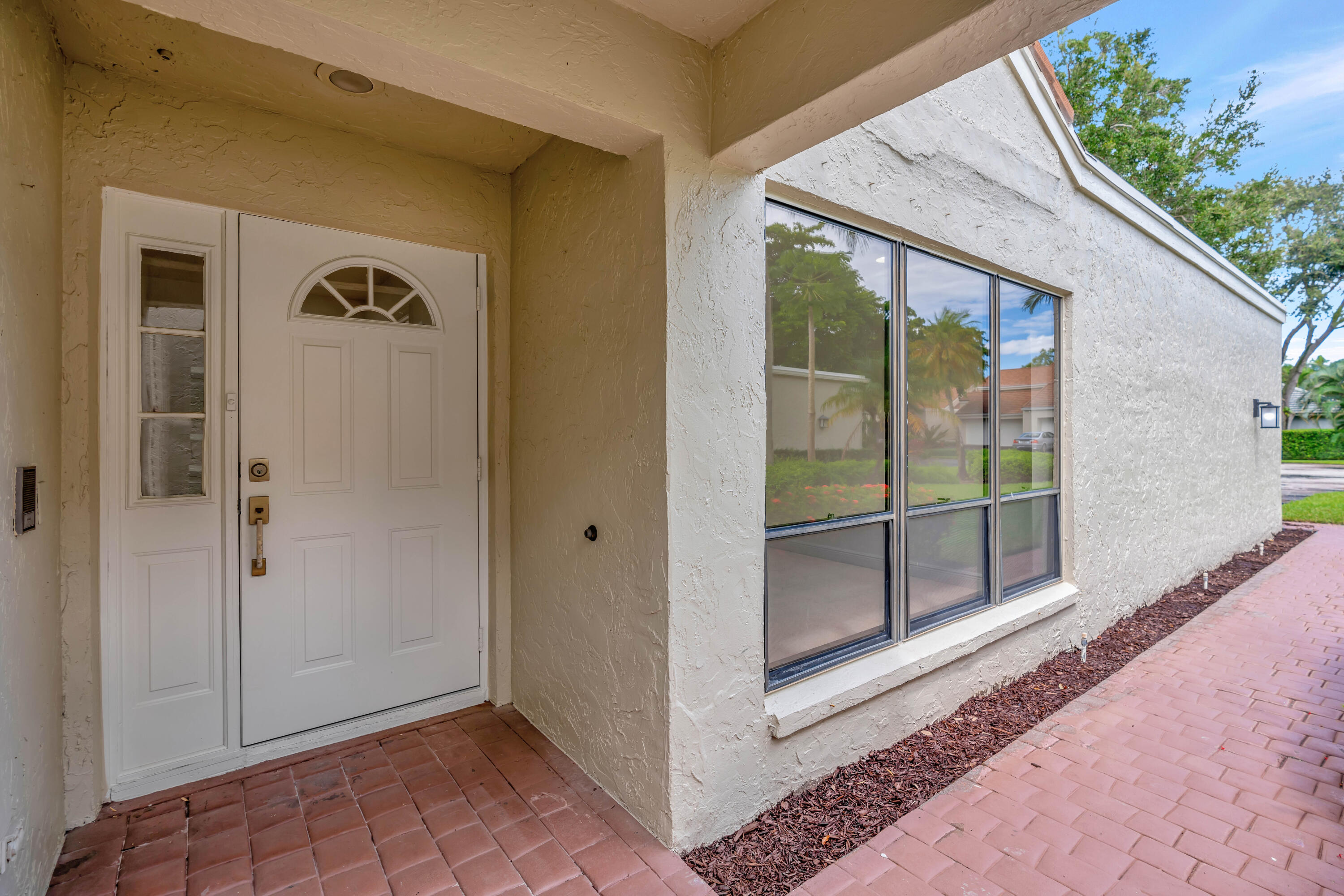 64 Balfour Road East Palm Beach Gardens, FL 33418 - Photo 5 of 31 Front Entry