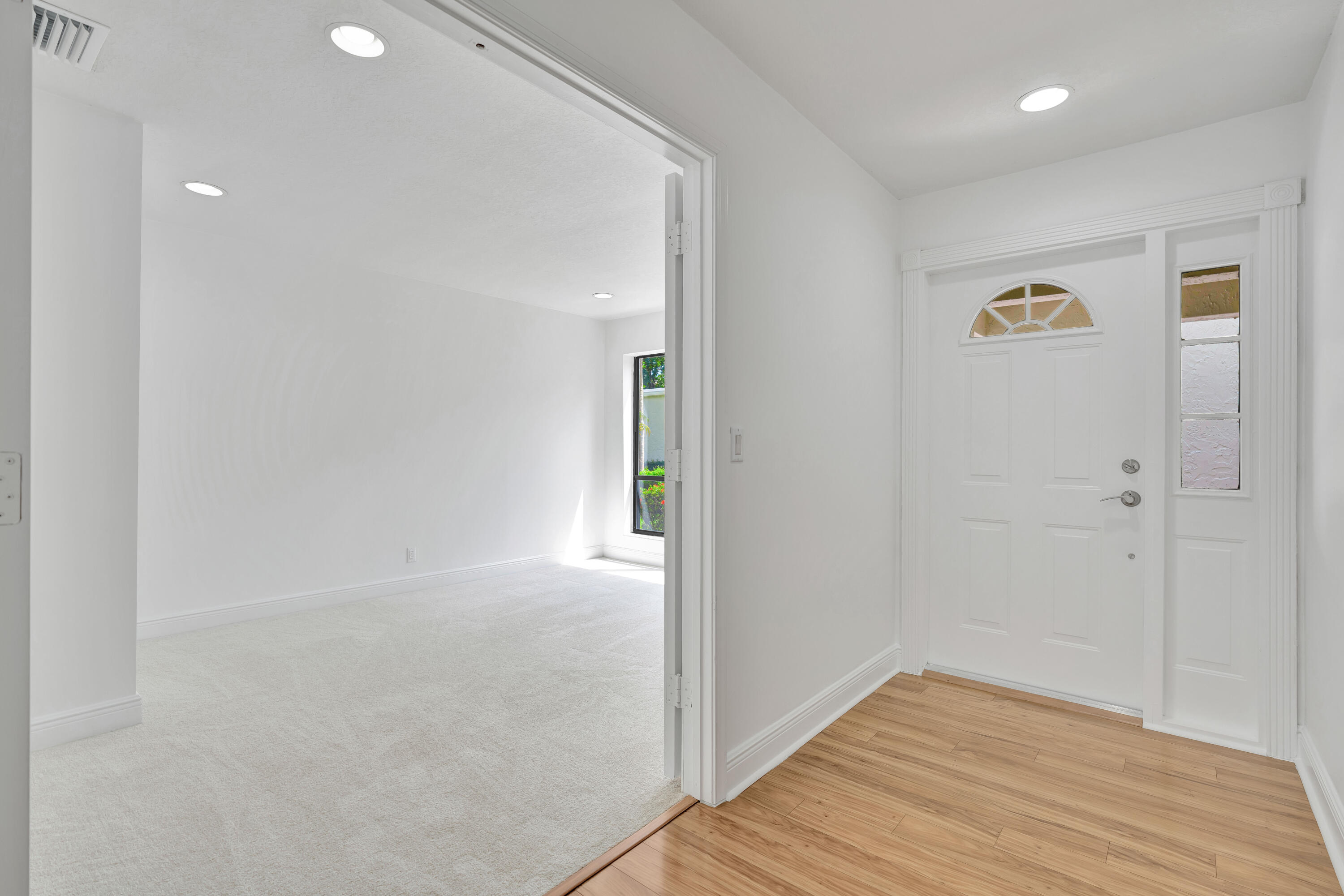 64 Balfour Road East Palm Beach Gardens, FL 33418 - Photo 6 of 31 Foyer