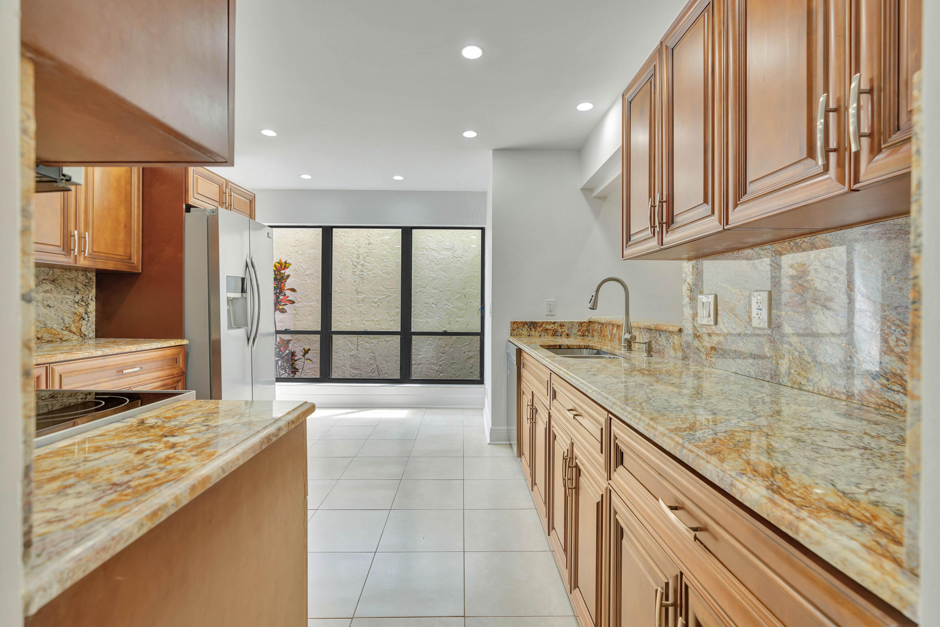 64 Balfour Road East Palm Beach Gardens, FL 33418 - Photo 10 of 31 Solid Wood Cabinetry