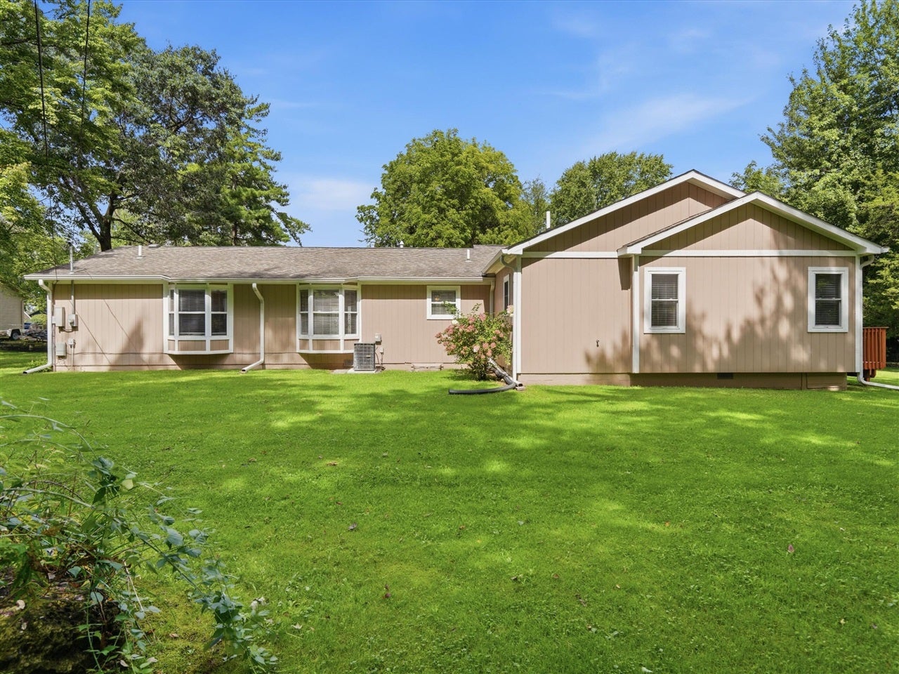 4493 Clifford Road Brighton, MI 48116 - Photo 41 of 69 Gallery Image 41