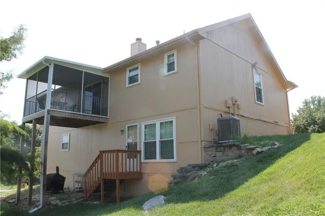 $320,000 | 7832 North Strathbury Avenue, Kansas City, MO 64151