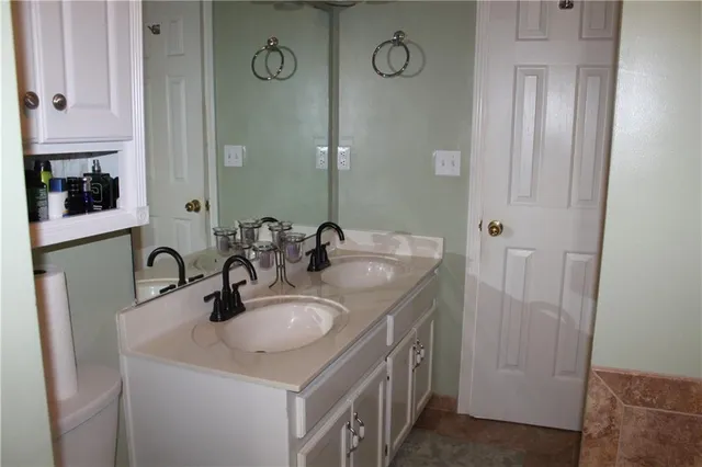 $320,000 | 7832 North Strathbury Avenue, Kansas City, MO 64151