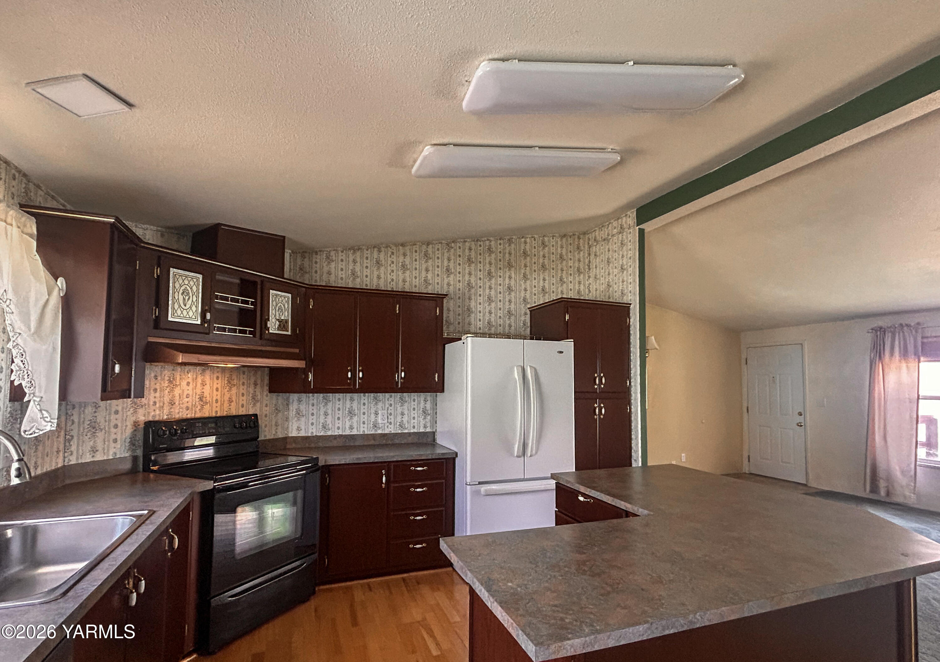 2205 Butterfield Road, Unit 75 Yakima, WA 98901 - Photo 5 of 19 Kitchen
