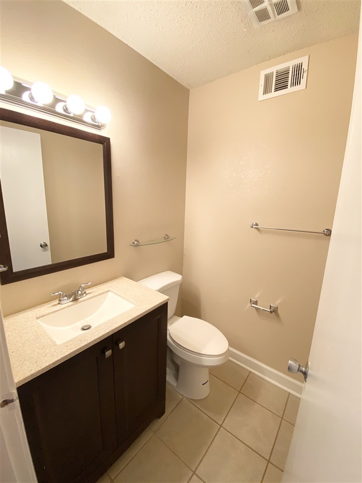 1025 June Road, Unit 5 Memphis, TN 38119 - Photo 12 of 14 Gallery Image 12