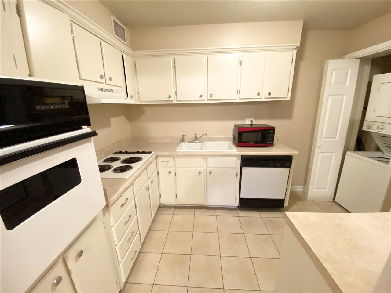 1025 June Road, Unit 5 Memphis, TN 38119 - Photo 4 of 14 Gallery Image 4