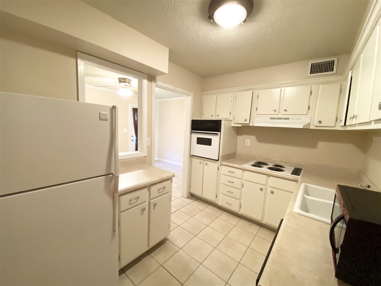 1025 June Road, Unit 5 Memphis, TN 38119 - Photo 6 of 14 Gallery Image 6
