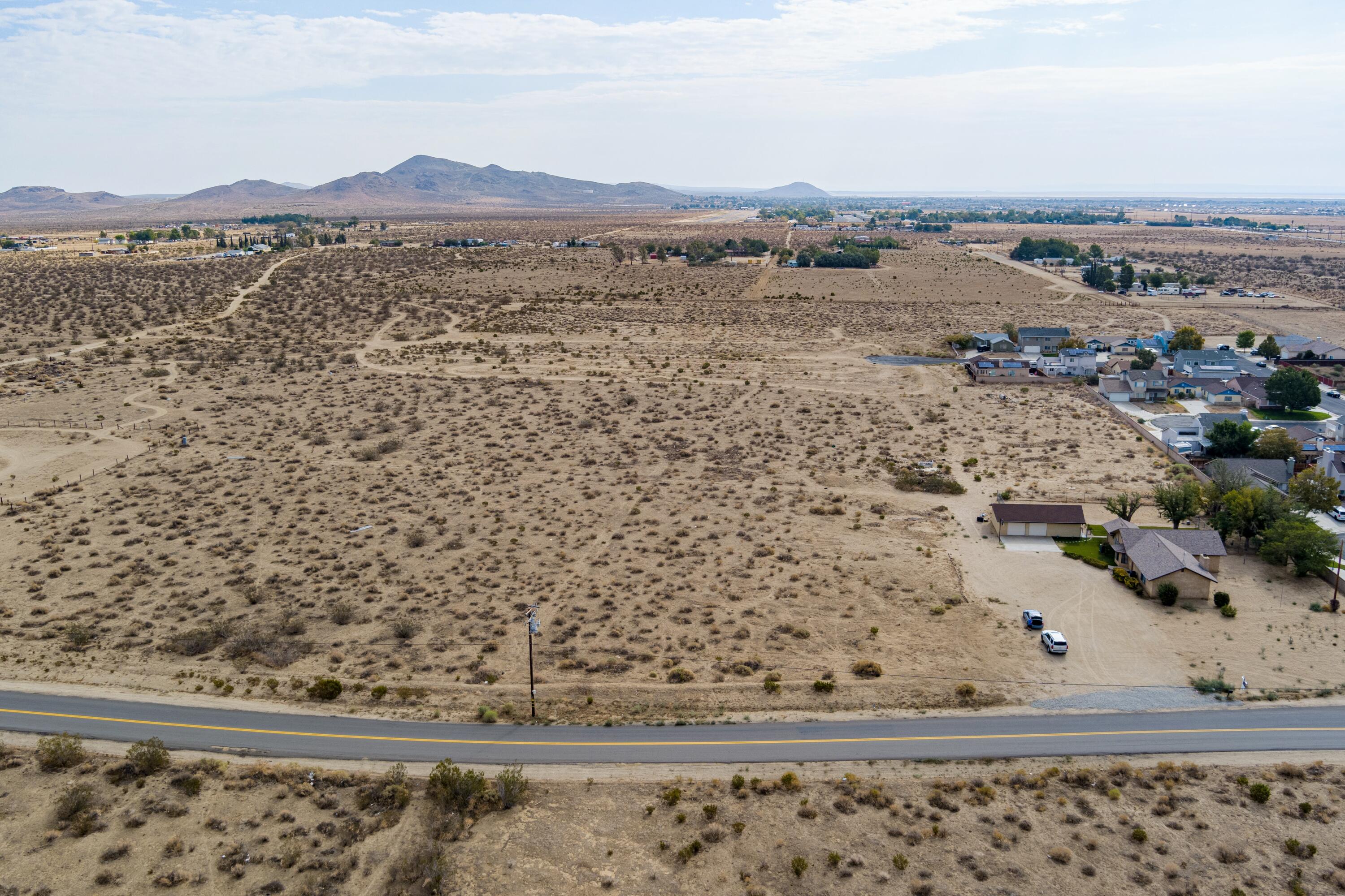 3324 Tropico Road Rosamond, CA 93560 - Photo 54 of 55 a view of lake and mountain view